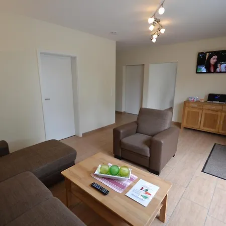 Appartementhaus Koenigshoehe Koenigshoehe Jolle Apartment Groemitz